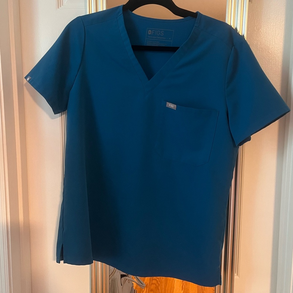 Figs Medium Alps Blue Catarina One Pocket Scrub Top